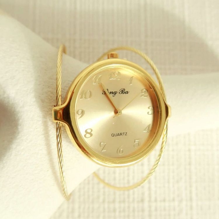 Ladies Bangle Watch – Big Dial Gold Bracelet